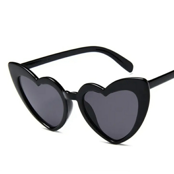 ● Heart Shaped Frame Sunglasses - Picture 2 of 14